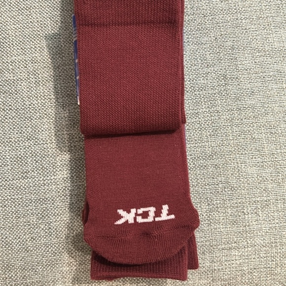 TCK All Sport Maroon Socks Large New with Tags Two Pairs - Picture 7 of 7